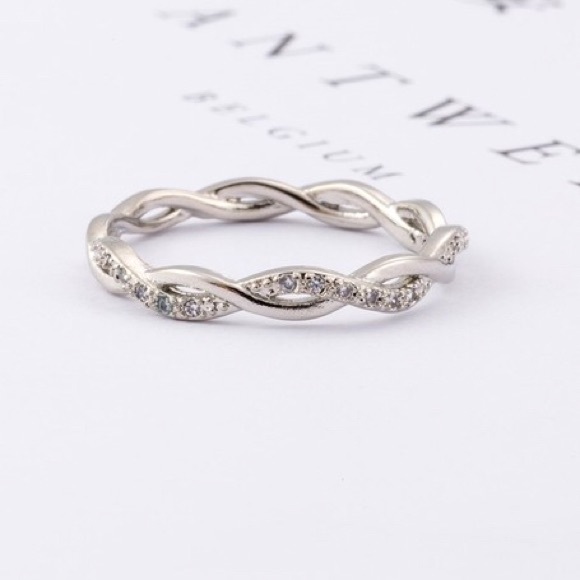 925 Sterling Silver CZ Elegant Winding Band Ring - Picture 2 of 4